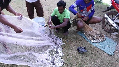 Farmers start fishing after water recede/ ទំនប់ដំណាក់អំពិល, ពោធិ៍សាត់