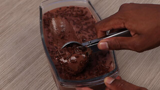 MAKE CREAMY CHOCOLATE ICE CREAM WITH ONLY 3 INGREDIENTS!