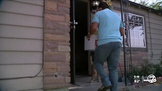 Denver man goes out of way to get food to neighbors in need