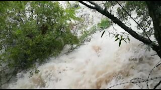 Rain causes flash flooding in Johannesburg (Cu7)