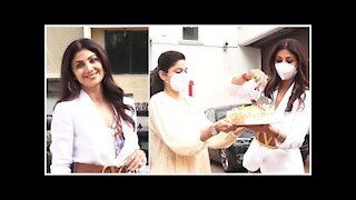 Shilpa Shetty Celebrates Her Birthday With The Paparazzi Outside Her Residence