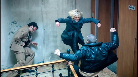 Charlize Theron - Atomic Blonde (2017) - Fight Scene
