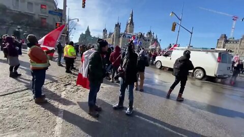 Freedom Convoy Ottawa-Live Footage-A Rowdy Crowd