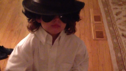 A Little Girl Impersonates Michael Jackson