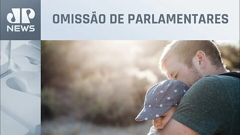 STF dá prazo para Congresso regularizar licença-paternidade