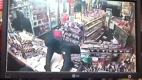 50-year-old mom fights off attempted robbery
