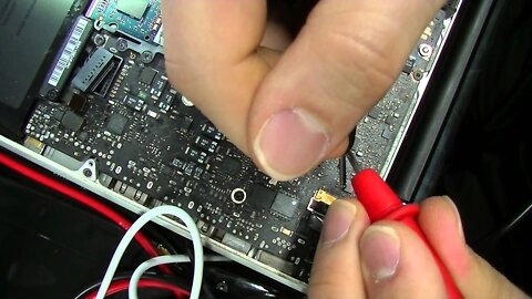 820 2879 no backlight, BKL_EN resistors messed up. macbook pro logic board repair