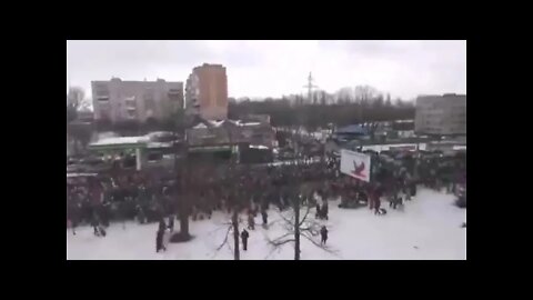 🇺🇦 Graphic War 🔥Evacuation - The Queue Line for Families to Leave Sumy, Ukraine #Shorts