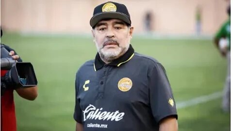 Maradona sofreu queda e bateu a cabeça dias antes de morrer