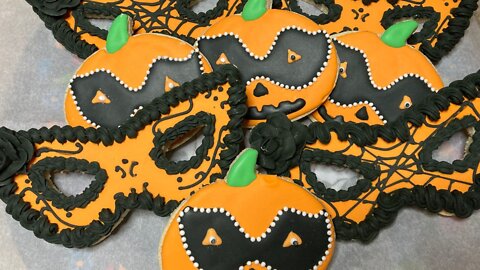 French Vanilla Halloween Mask and Pumpkin Cookies