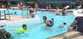 Experts offer advice of swimming safety