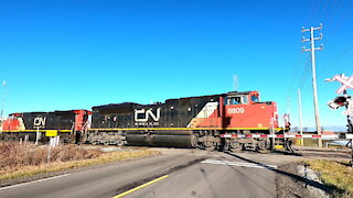 CN 8809 & CN 2714 Locomotives Manifest Train Eastbound In Ontario