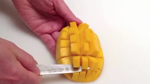 How to easily cut and peel a mango
