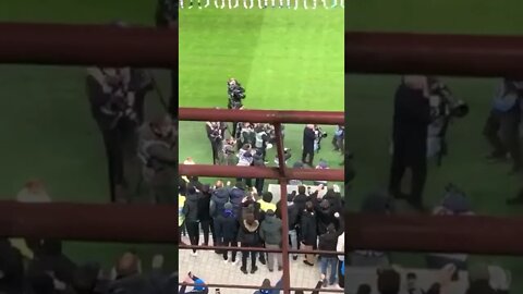 La Curva Nord accoglie Mourinho dopo 12 anni così!