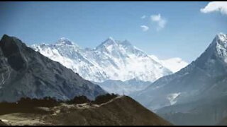 Deslumbrante tour de helicóptero pelo Monte Everest