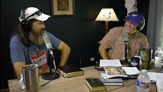 Jase's Reaction to Willie's Haircut, the Best Shotgun, and Phil's Mic Drop | Ep 114