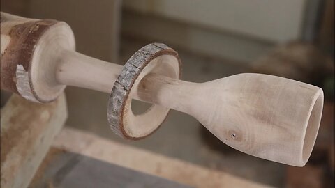 Wood Turning a Captive Bark Ring!