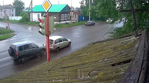 Car crash caught on camera #79 Latest idiots in cars