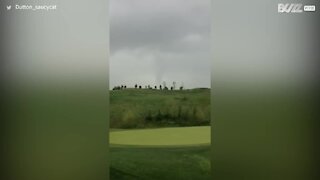 Formação de tornado é captada no Canadá
