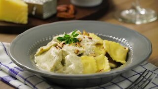 Ravioli in Parsley Sauce