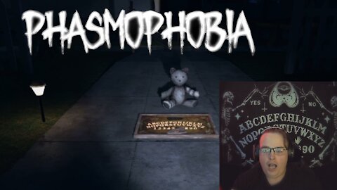 Ghost Hunting on Phasmophobia (2)