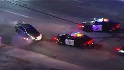 LIVE LA Police chase suspect weaves thru 210 Fwy