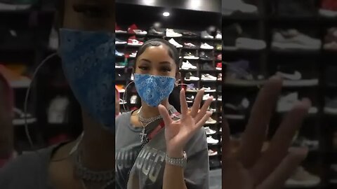 Saweetie takes the sole off a sneaker to make it fit 😂😂