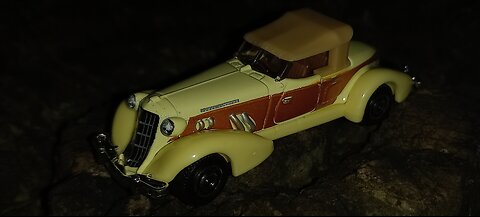 Unboxing and release of the Matchbox Auburn Speedster 851