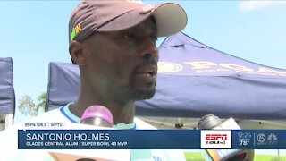 Santonio Holmes blends golf with STEAM program