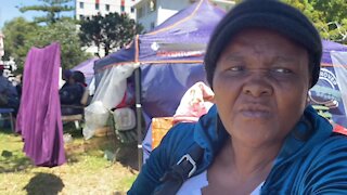 SOUTH AFRICA - Cape Town - Arcadia Place evicted persons camped on road(Video) (qZE)