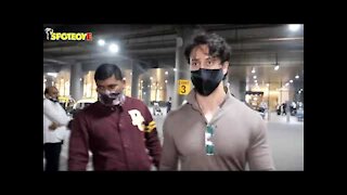 Tiger Shroff & Disha Patani snapped at the Airport | SpotboyE