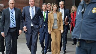 Lori Loughlin Accuses Federal Prosecutors Of Withholding Evidence