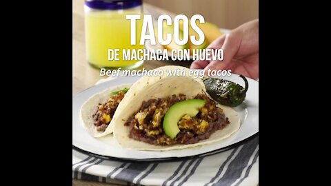 Tacos de machaca con huevo