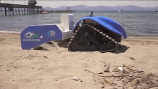 Beach cleaning robot picks up plastic