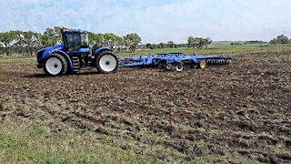 Breaking Ground - Landoll 6230-36, New Holland T9.390