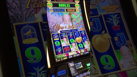 Guy Goes Home CRYING After Doing THIS In The Casino 😬… #lasvegas #dragonlink