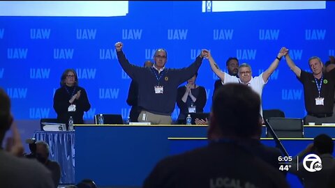 UAW members, leaders begin Special Bargaining Convention