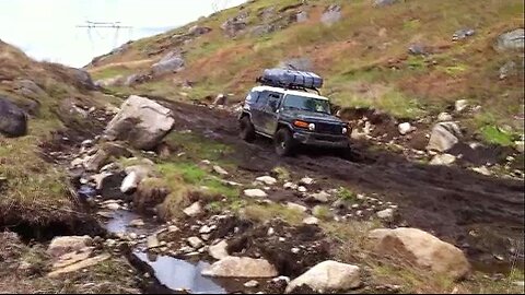 4X4 Off-Road Mud Hummer vs Jeep vs Toyota Cruiser