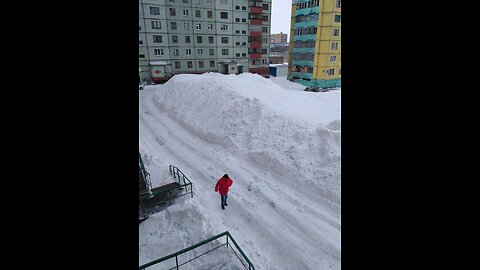 ⚠️🌨 У жителей Норильска в Сибири снег на крышах.