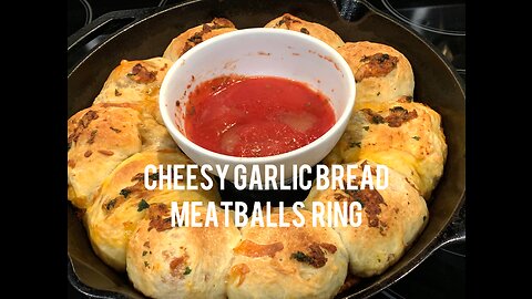 Cheesy Garlic Bread Meatballs Ring