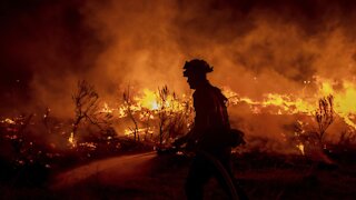 Strong Winds Push Nation's Largest Wildfire Toward California City