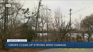 Crews work to restore power in SE Wisconsin