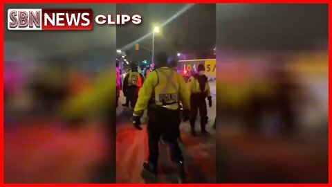 OTTAWA POLICE ATTEMPT TO BREAK UP FREEDOM CONVOY, BACK DOWN AS TRUCKERS CHANT FREEDOM! - 5987