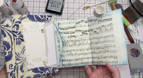 Episode 233 - Junk Journal with Daffodils Galleria - Medieval Journal Pt. 2