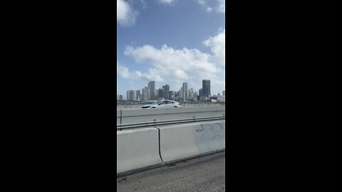 395 Bridge into Downtown Miami - Driving Miami