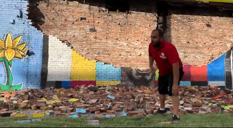 Toledo: George Floyd mural collapses after being hit by lightning