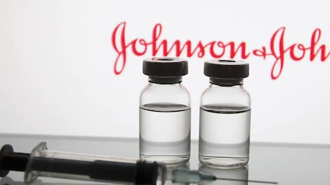 Fact Checkers de vacunas estarían siendo financiados por Johnson & Johnson, denuncia congresista