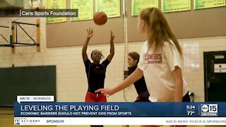 Donovan McNabb working to give kids opportunity to play sports