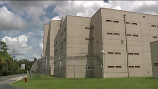 Lee County inmate says he had COVID symptoms, but was never tested or isolated