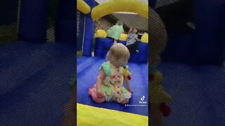 #shorts #americasfunniesthomevideos #fail #falling my daughter with an epic fail on the slide